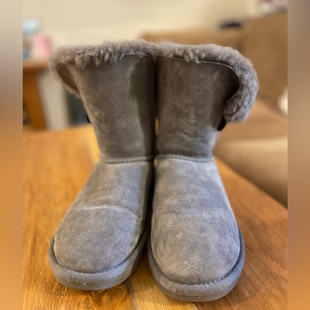 Bailey Button grey authentic uggs - Picture 5 of 7